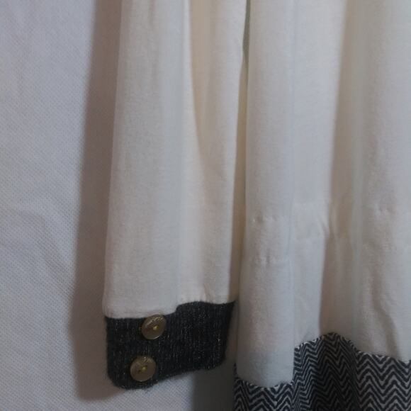 Tricot Chic Knit Cream and Black Long Sleeve Graphic Top Odd Art Luxury Size 10 - Picture 5 of 15